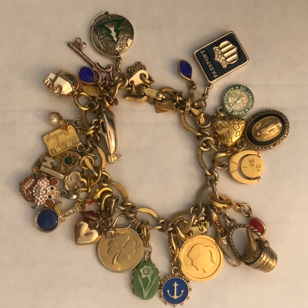 ⭐️VINTAGE⭐️AWESOME Upcycled Charm Bracelet